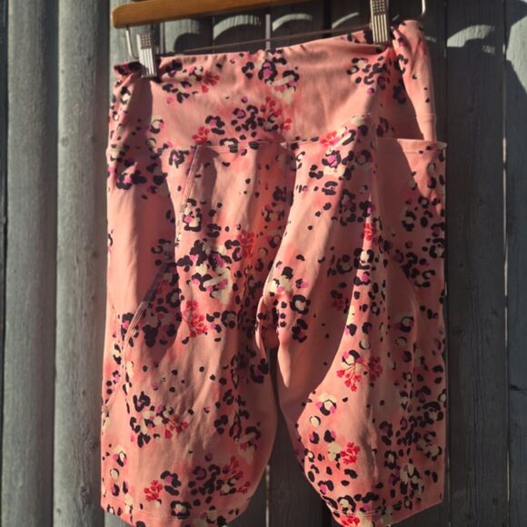 Peach Floral Athletic Shorts – N Brand Athleisure Pull-On Lounge Fit - Picture 2 of 2